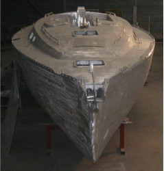 Coque brute de chaudronnerie voilier de croisière de 11,5 m.